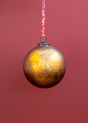 Small Giant Oko Bauble in Gold