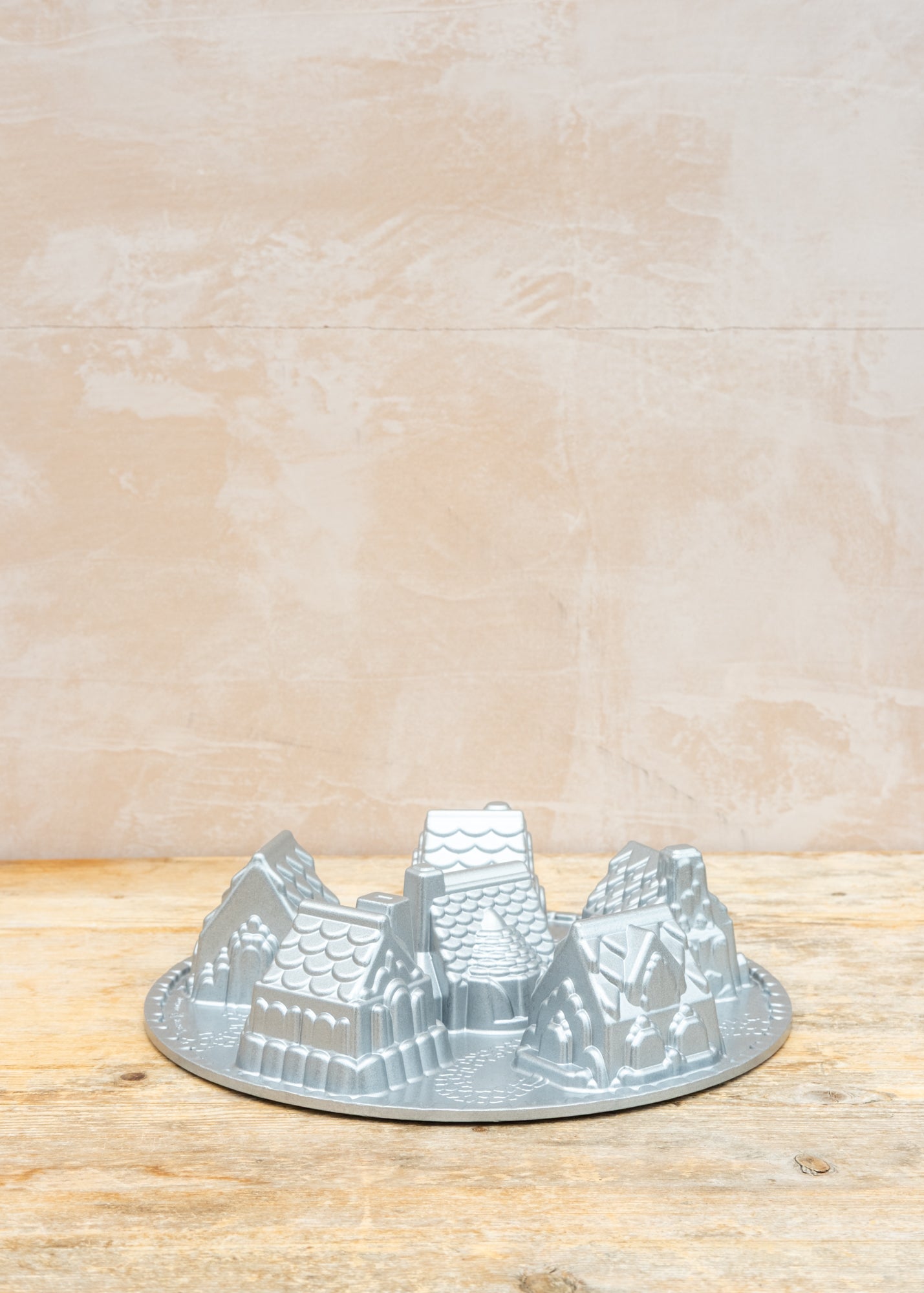 Silver Cosy Village Pan