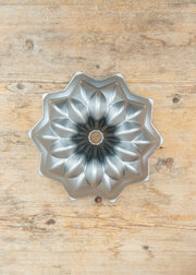 Nordic Ware Silver Vintage Star Bundt Pan