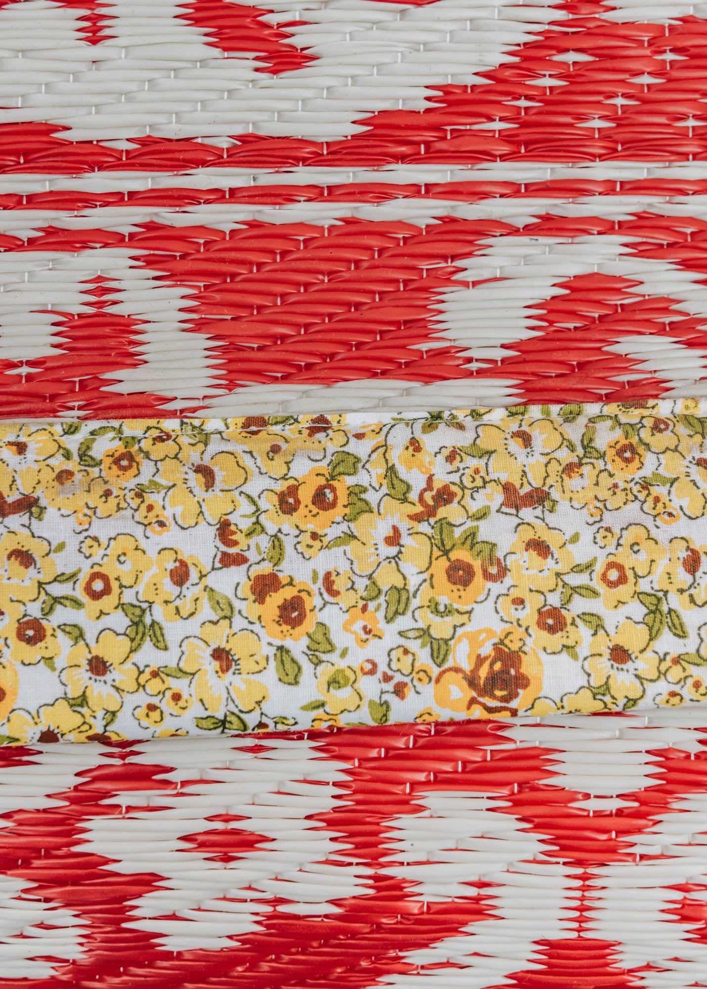 Outdoor Recycled Plastic Carpet in Red with Flower Borders, 180cm x 120cm