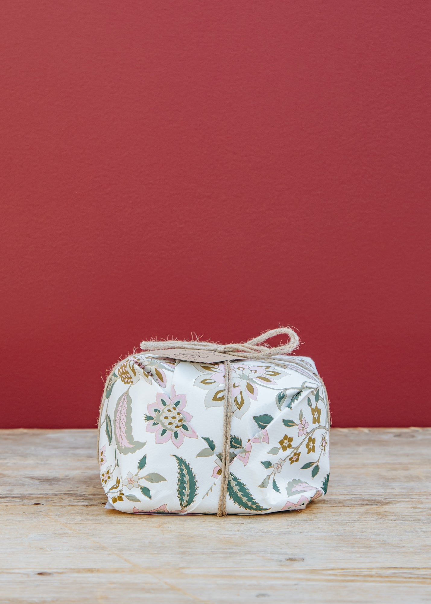 Panettone Tradizionale wrapped in Divya Moss Paper, 500g