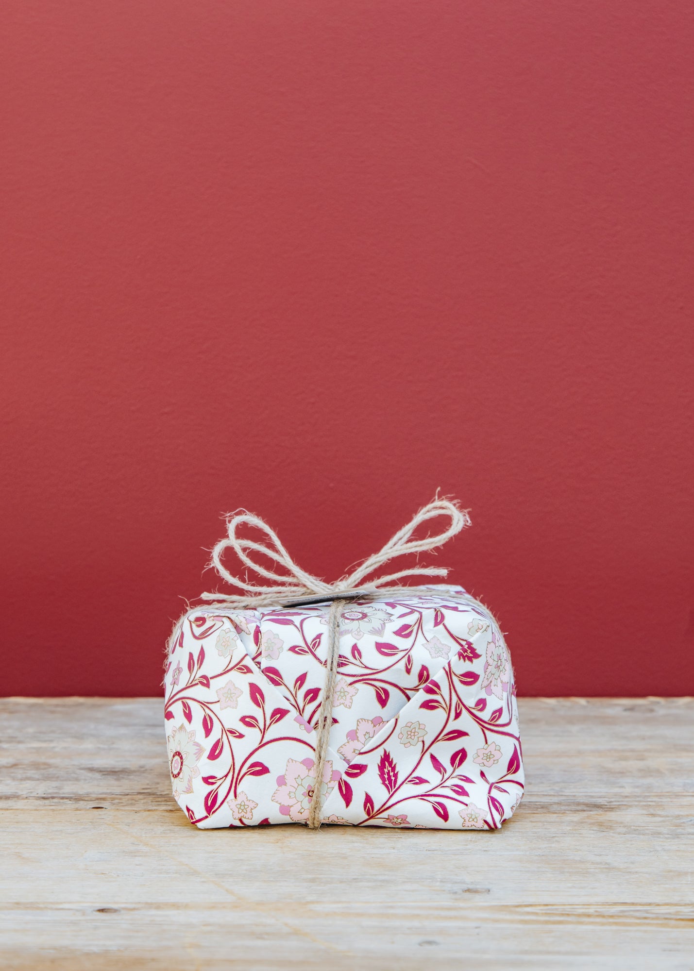 Panettone Tradizionale wrapped in Roja Ruby Paper, 500g