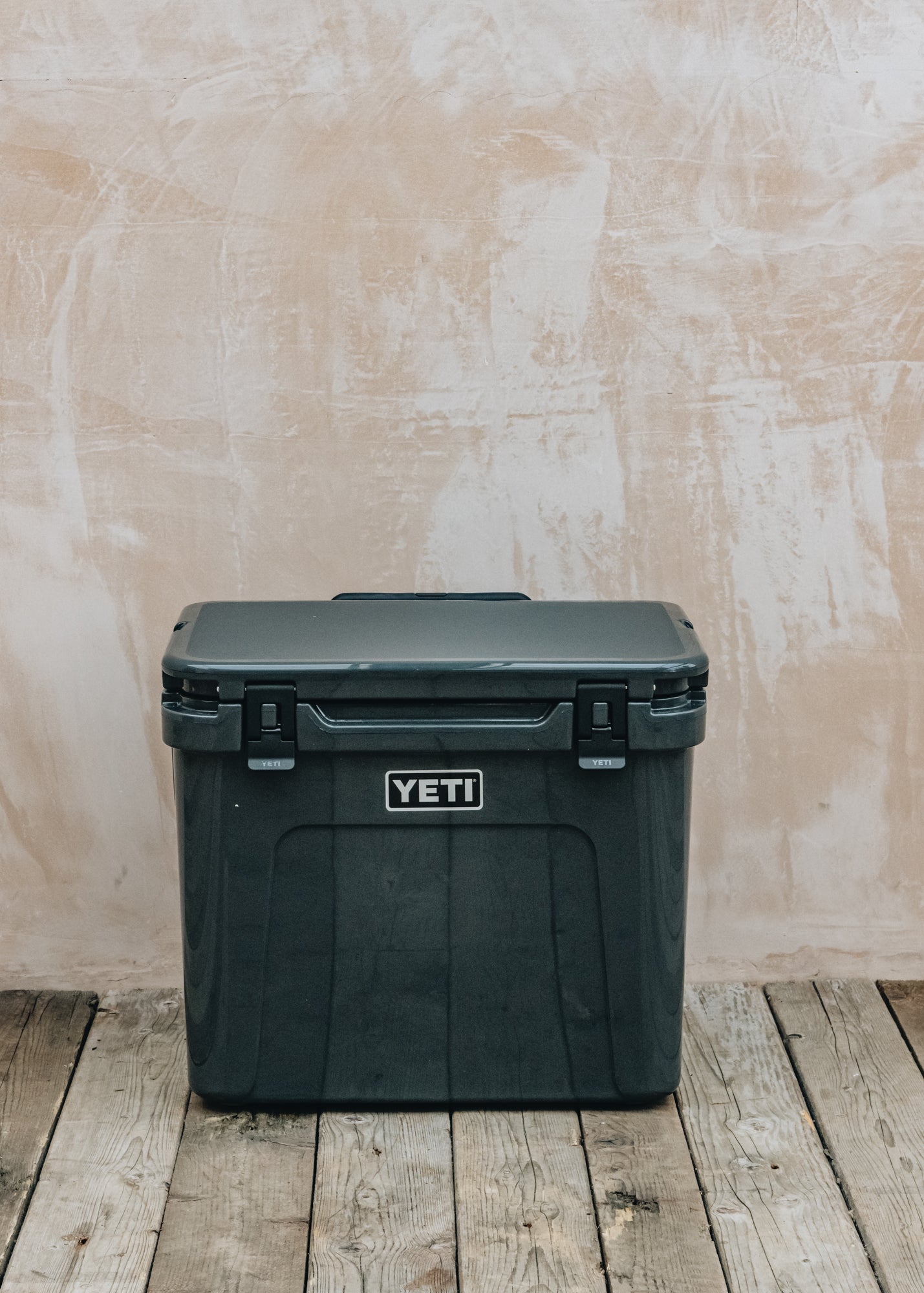 YETI Roadie 60 Cooler in Charcoal