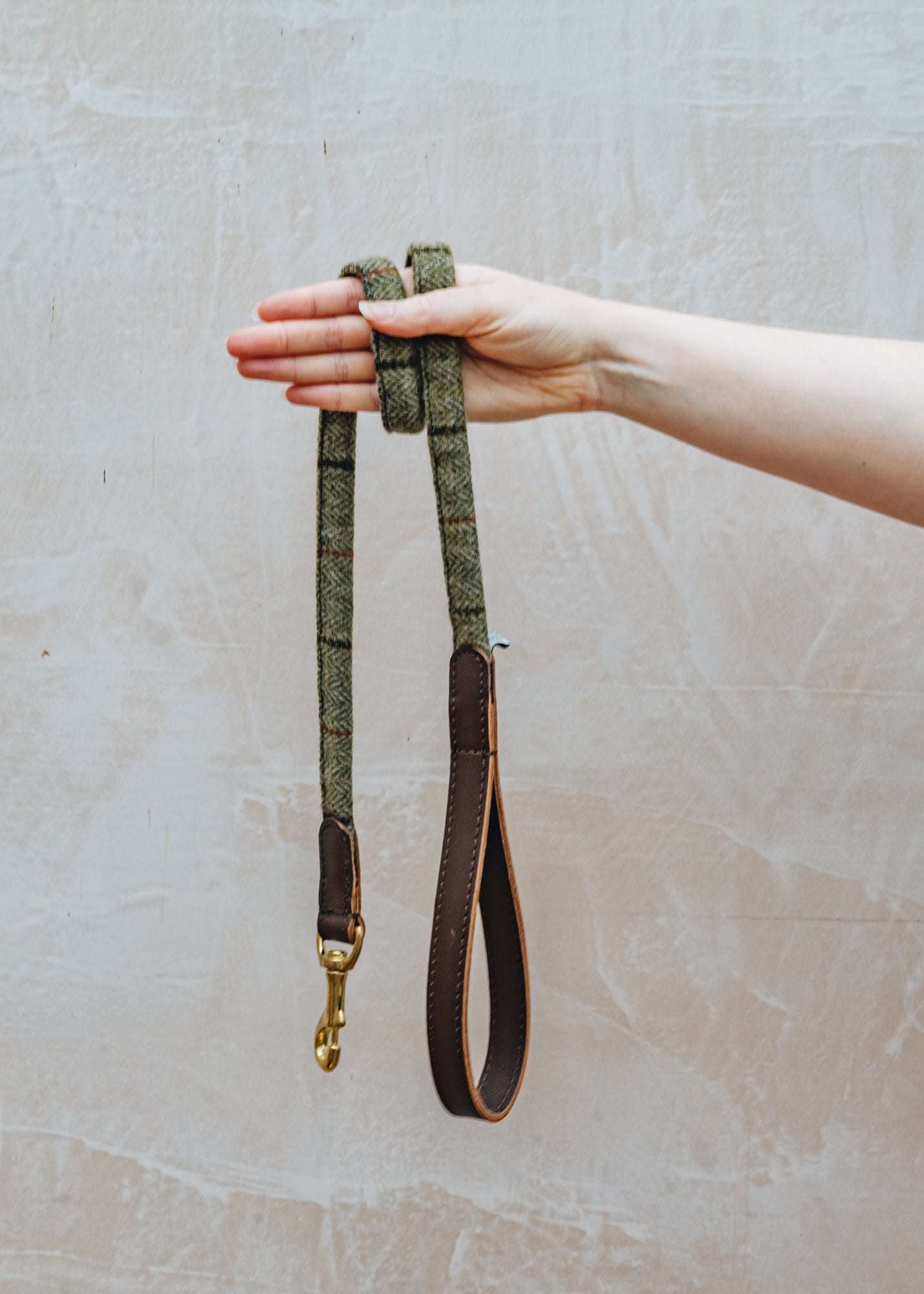Hook Norton Pottery Rolled Tweed Dog Lead in Light Chocolate