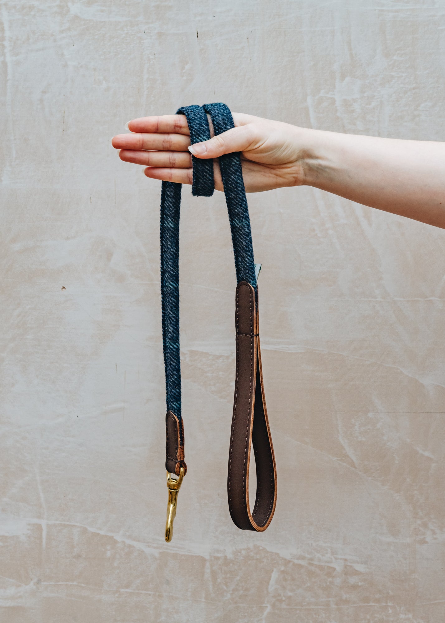 Green & Wild's Rolled Tweed Dog Lead in Navy