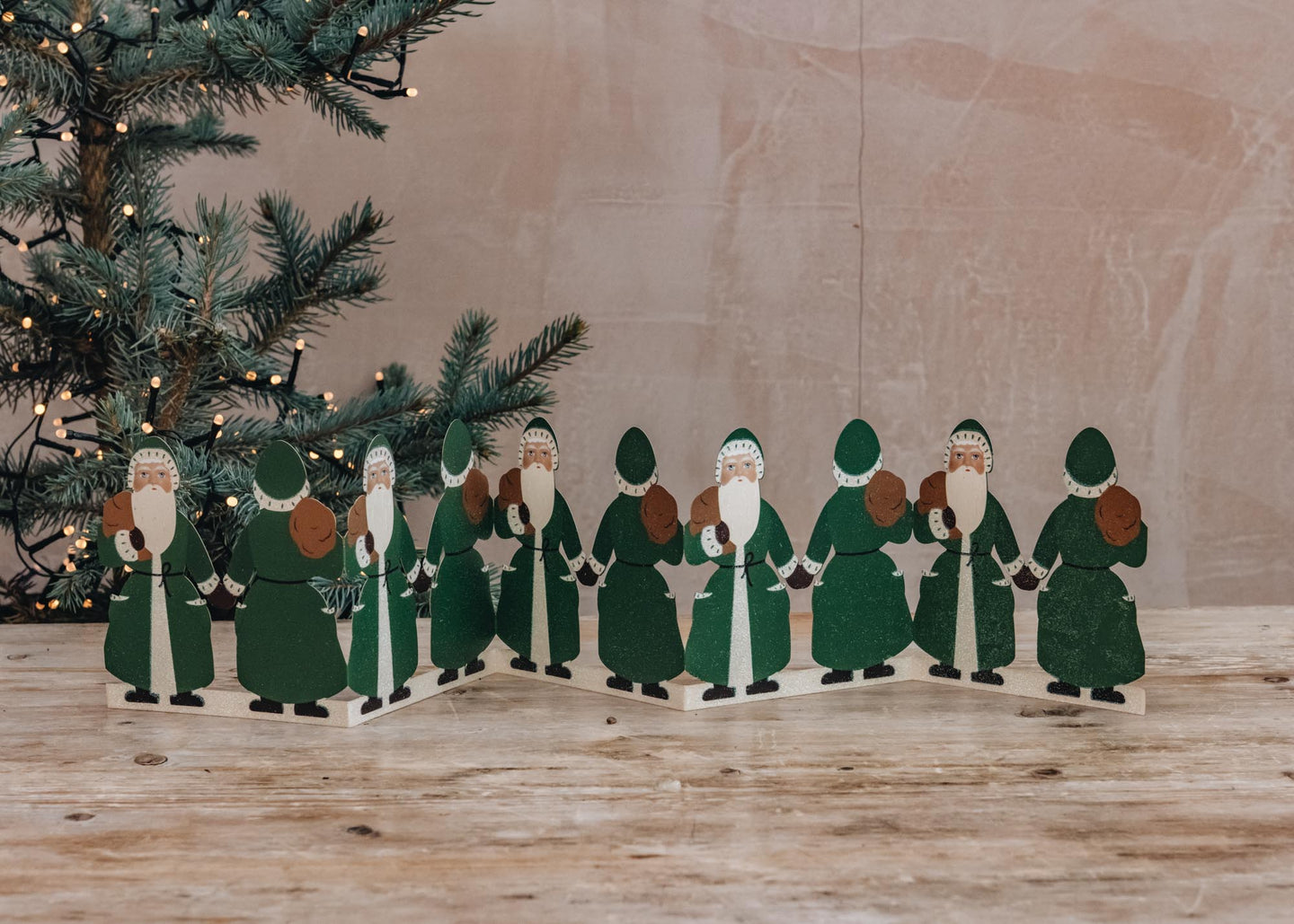 Bungalow Santa Forest Table Garland
