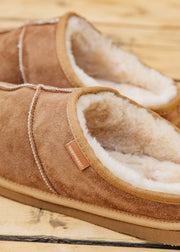Shepherd of Sweden Men's Bobo Slippers in Chestnut