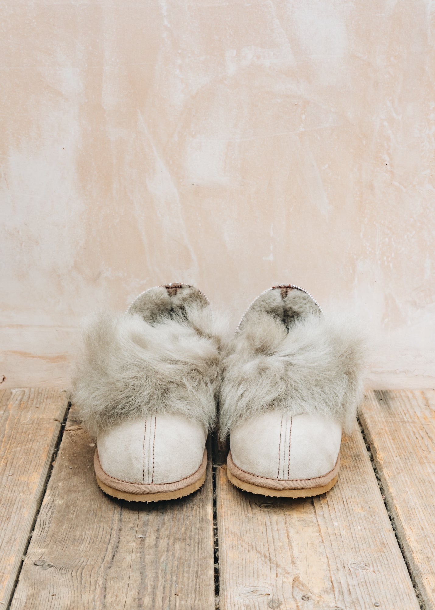 Shepherd of Sweden Women's Amalia Slippers in Stone