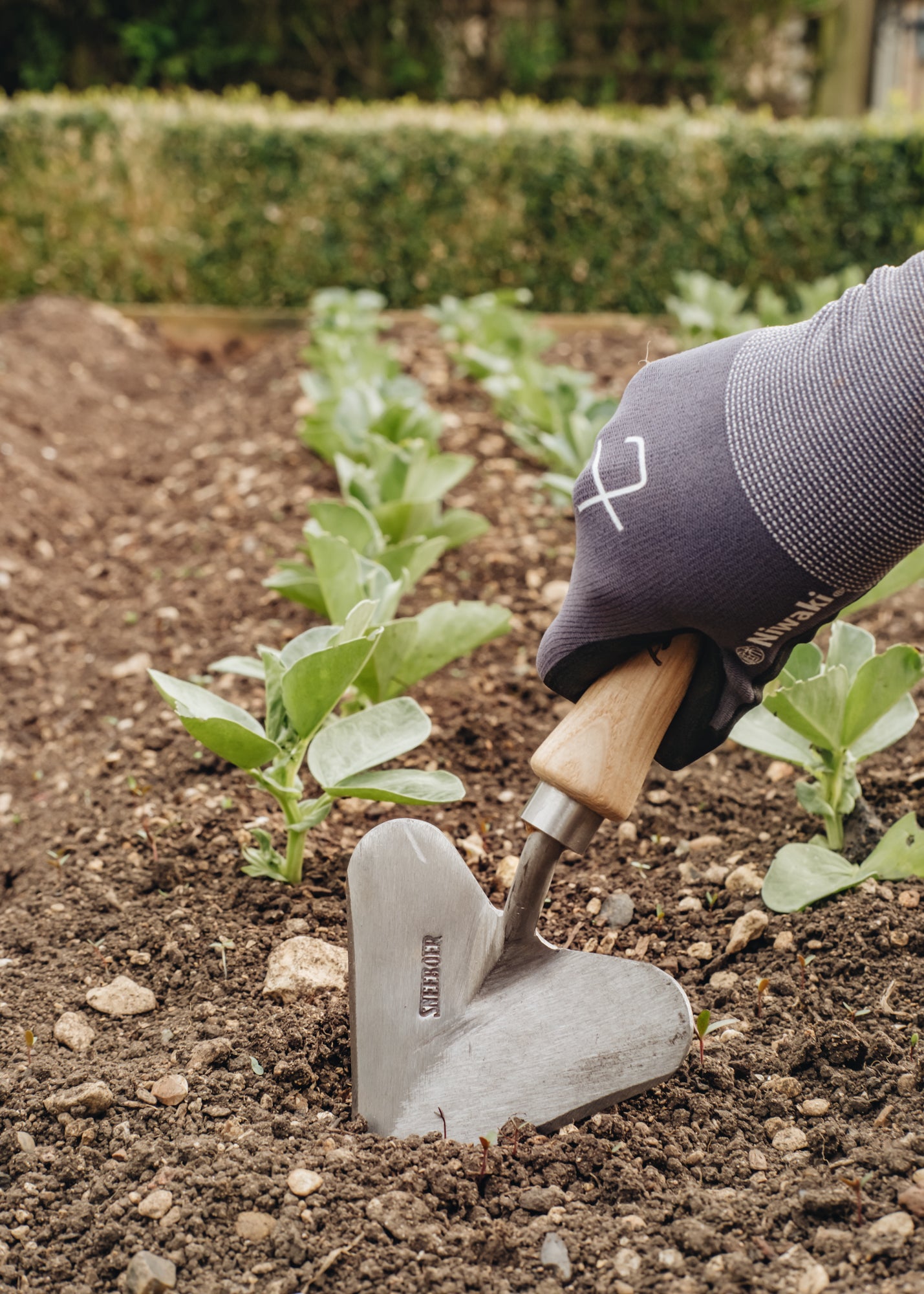 heart shaped garden trowel Sneeboer Heart Shaped Trowel | Garden Tools