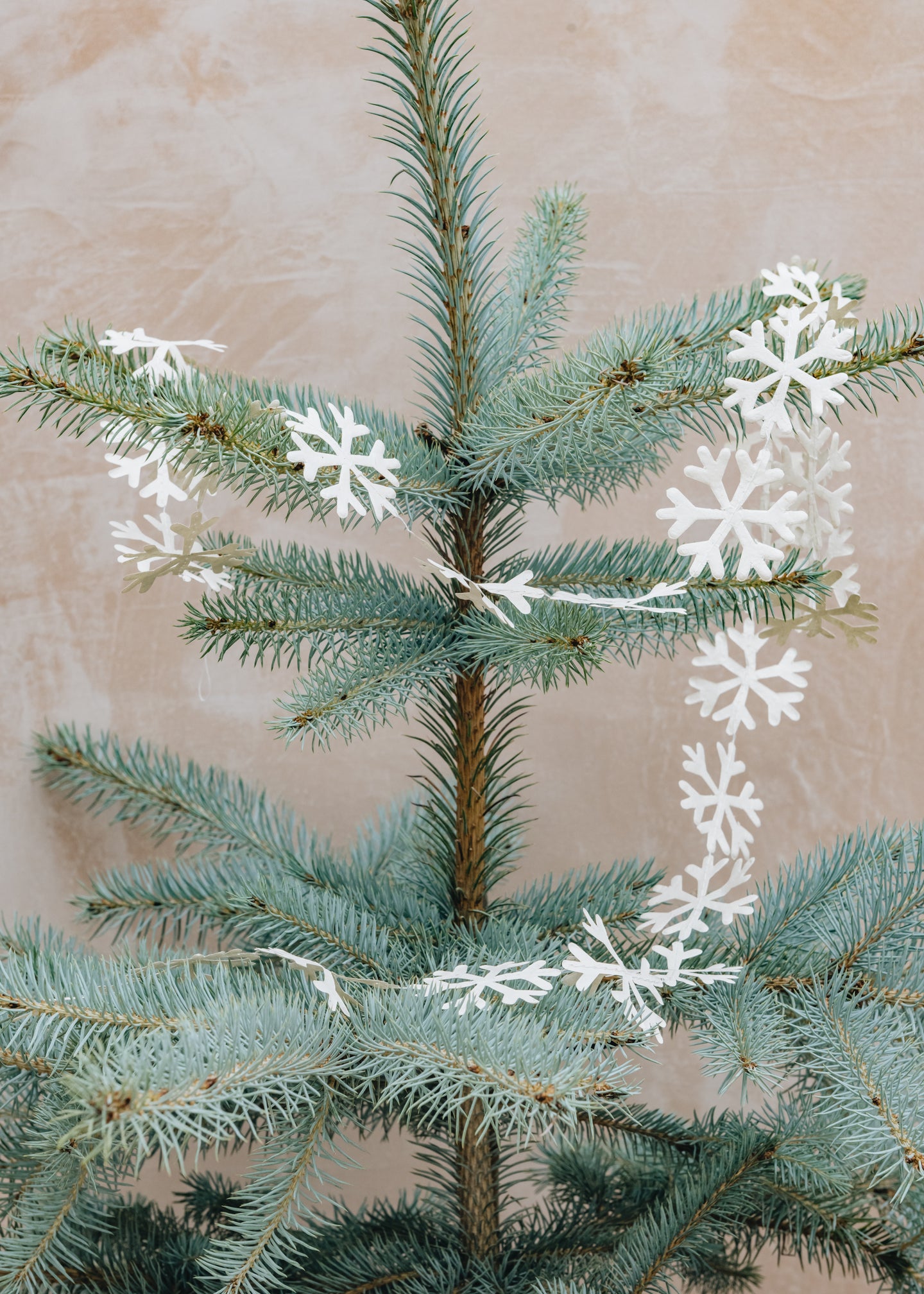 A World of Craft AfroArt Snow Paper Garland