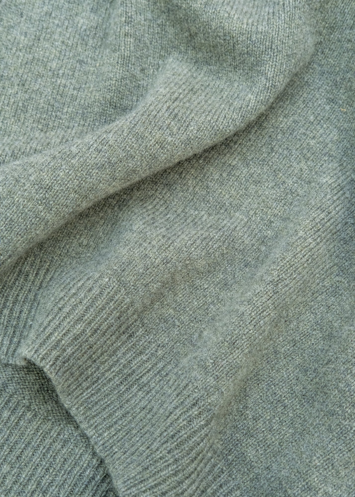 Sunspel Lambswool Crew Neck in Sea Moss