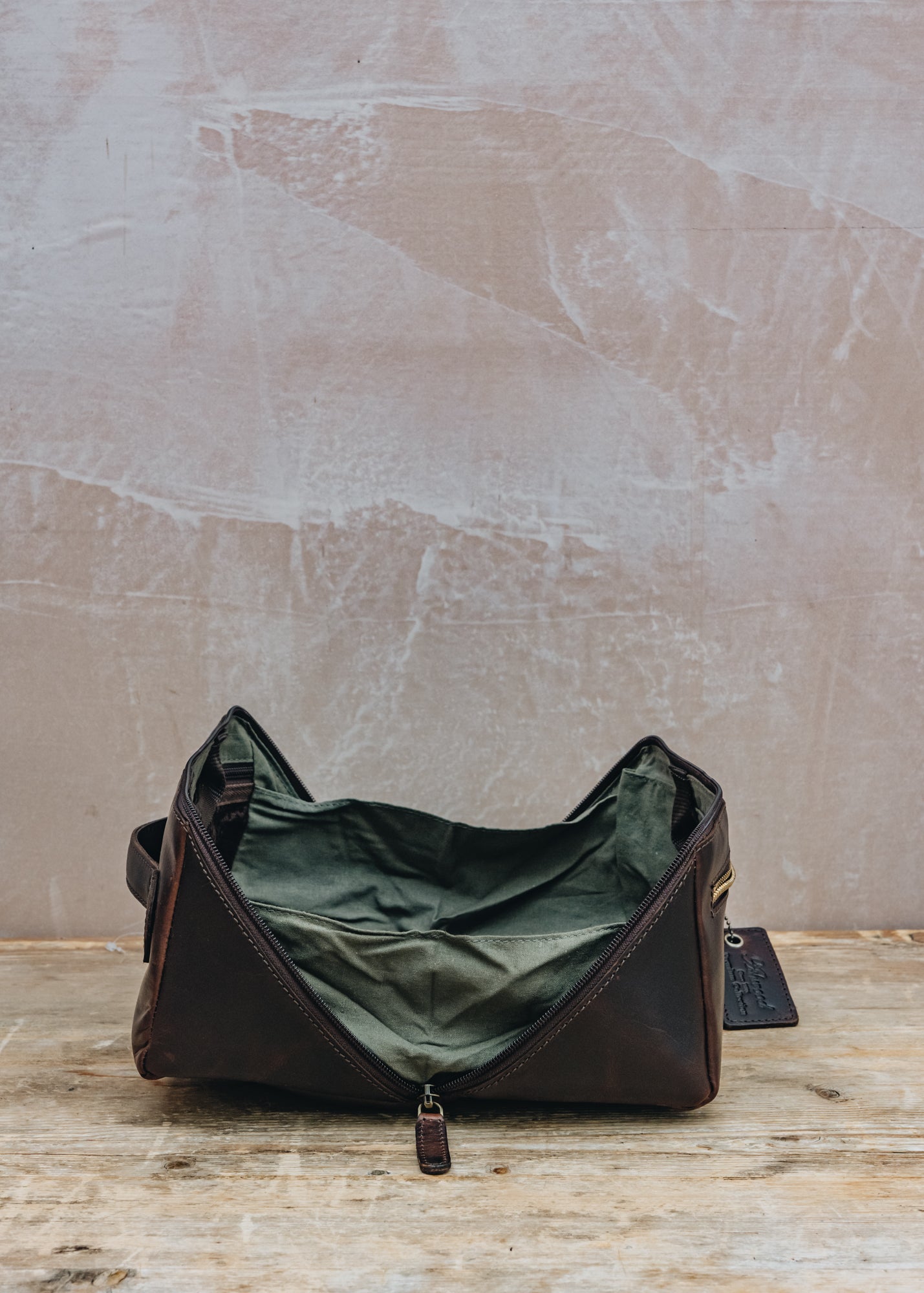 Ashwood Ashwood Toiletries Bag in Brown