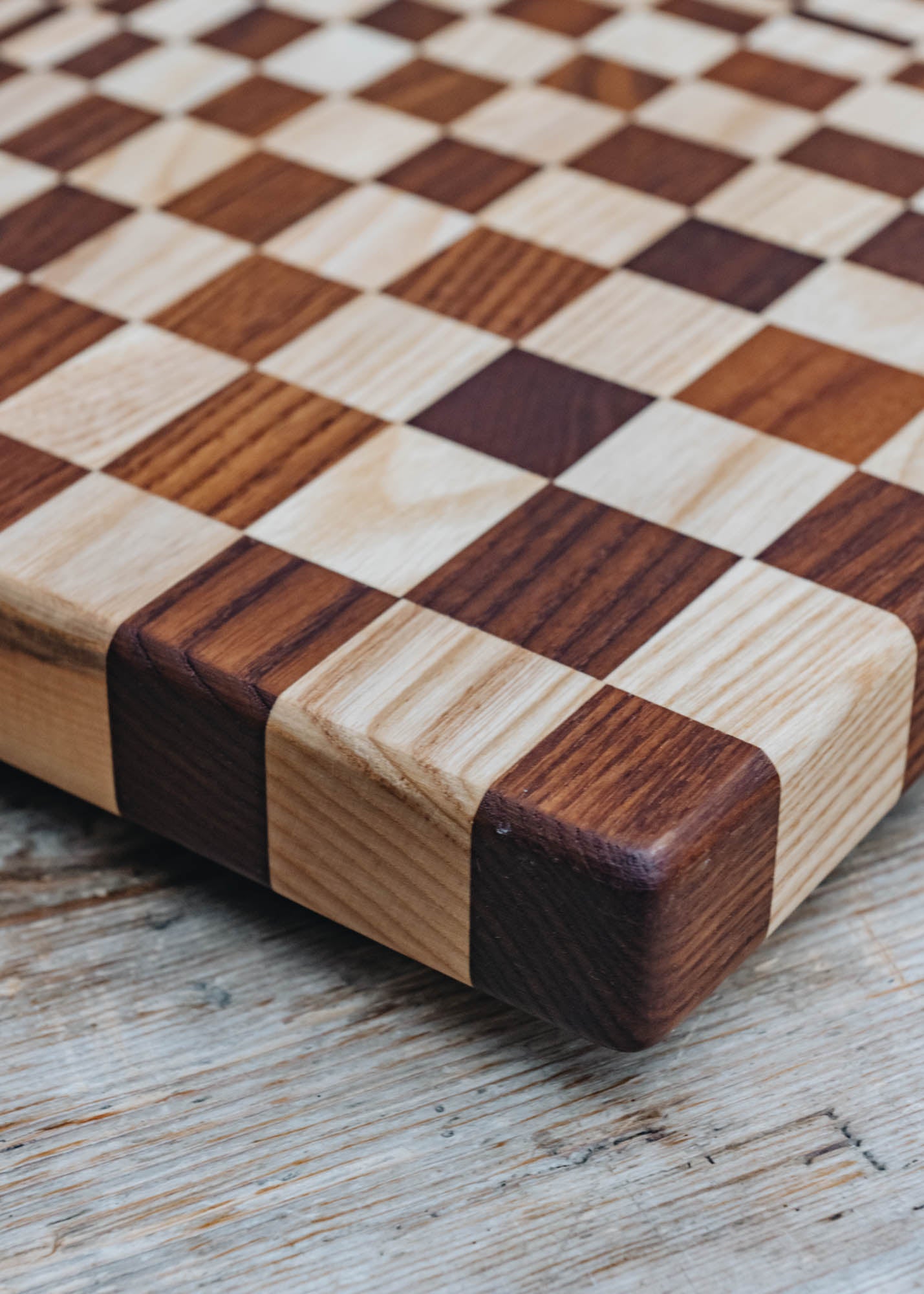 Legnoart Vega Chopping Board in Natural Oak and Thermo Wood