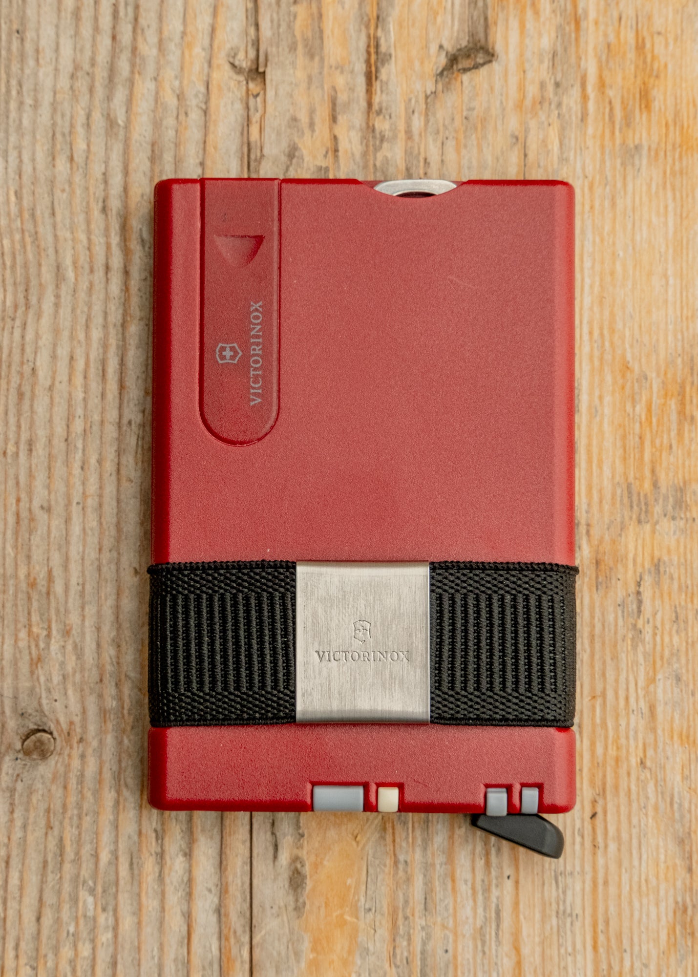 Victorinox Smart Card Wallet in Iconic Red