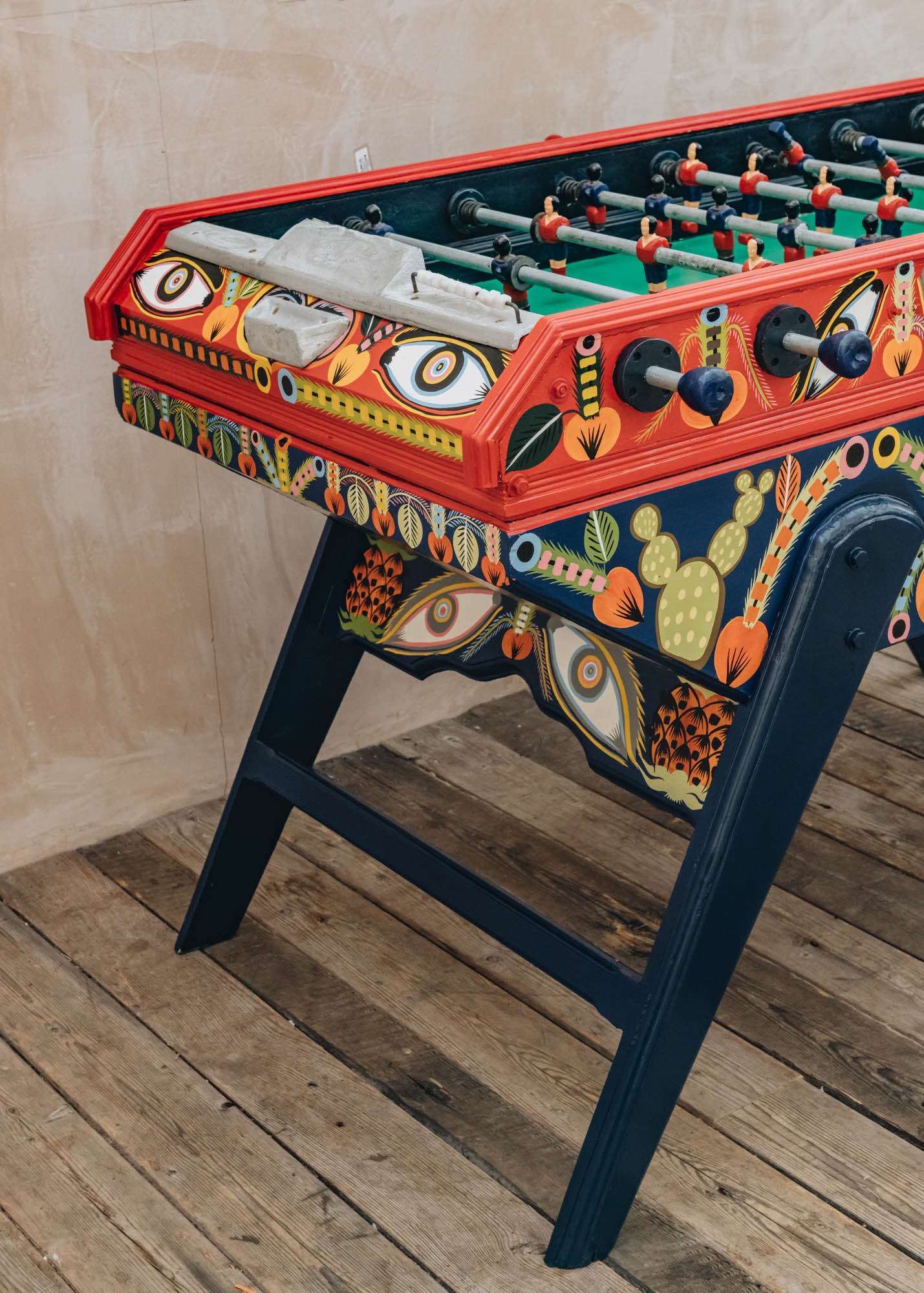 Tribus & Royaumes Vintage Football Table in Red and Blue
