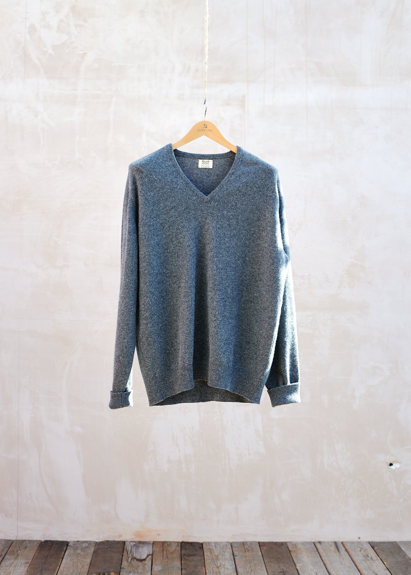 William Lockie Grey 100% Lambswool V-Neck Jumper - XL