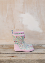 Shepherd of Sweden Rubber Welly Boots in Cool Sky Flowers