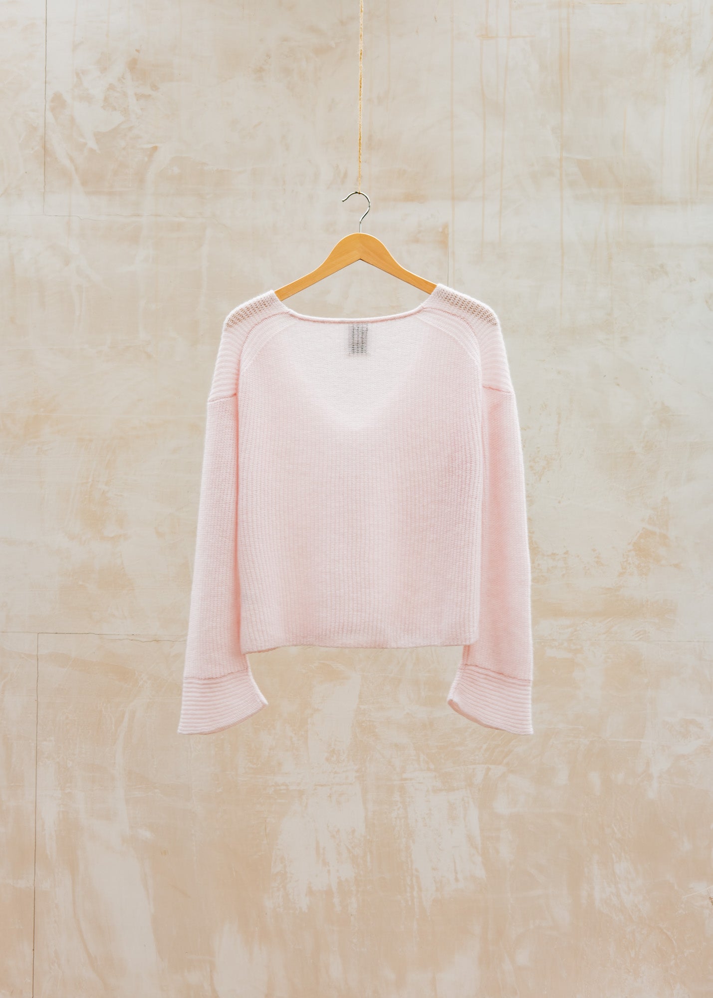 Van Kukil Wide Sleeve Adele Ribbed V-Neck Jumper in Misty Pink