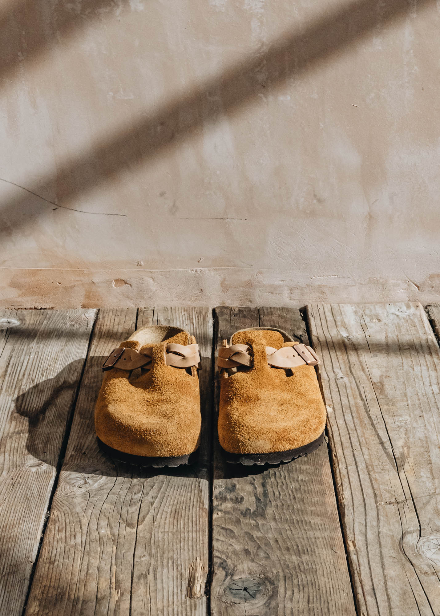 Narrow clogs 2025