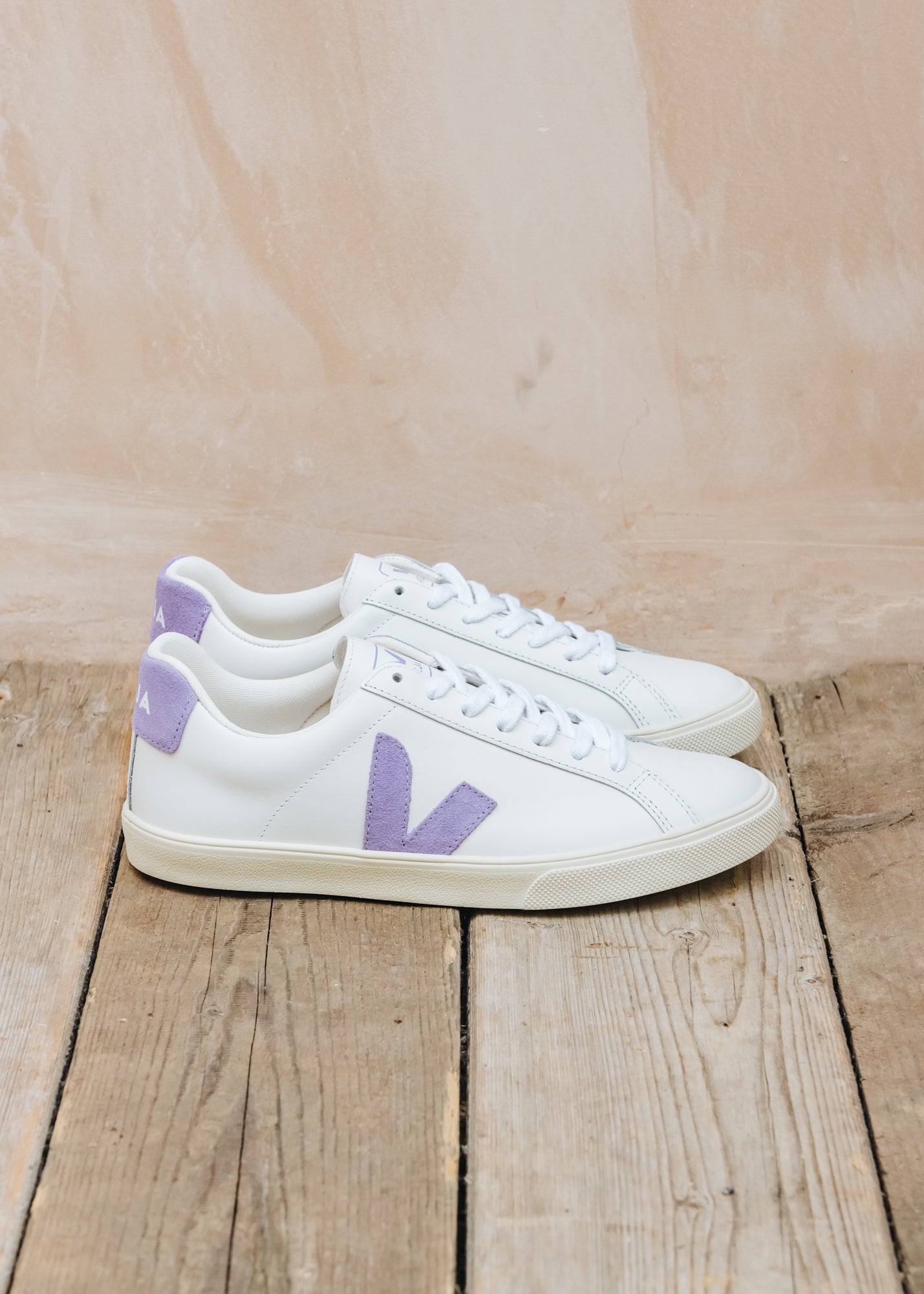 Women's Veja Esplar Leather Trainers in Extra White and Lavender