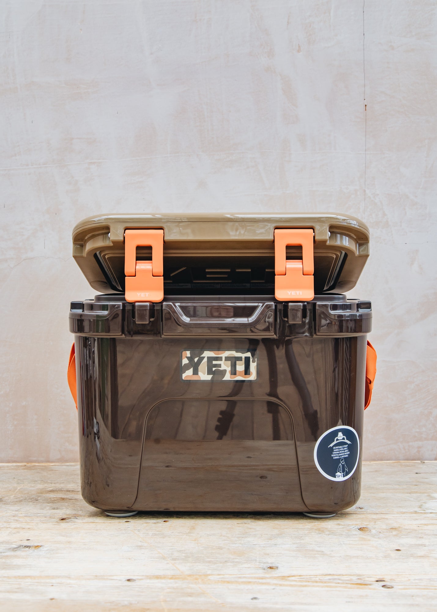YETI Roadie 15 Cooler in Wetlands Camo