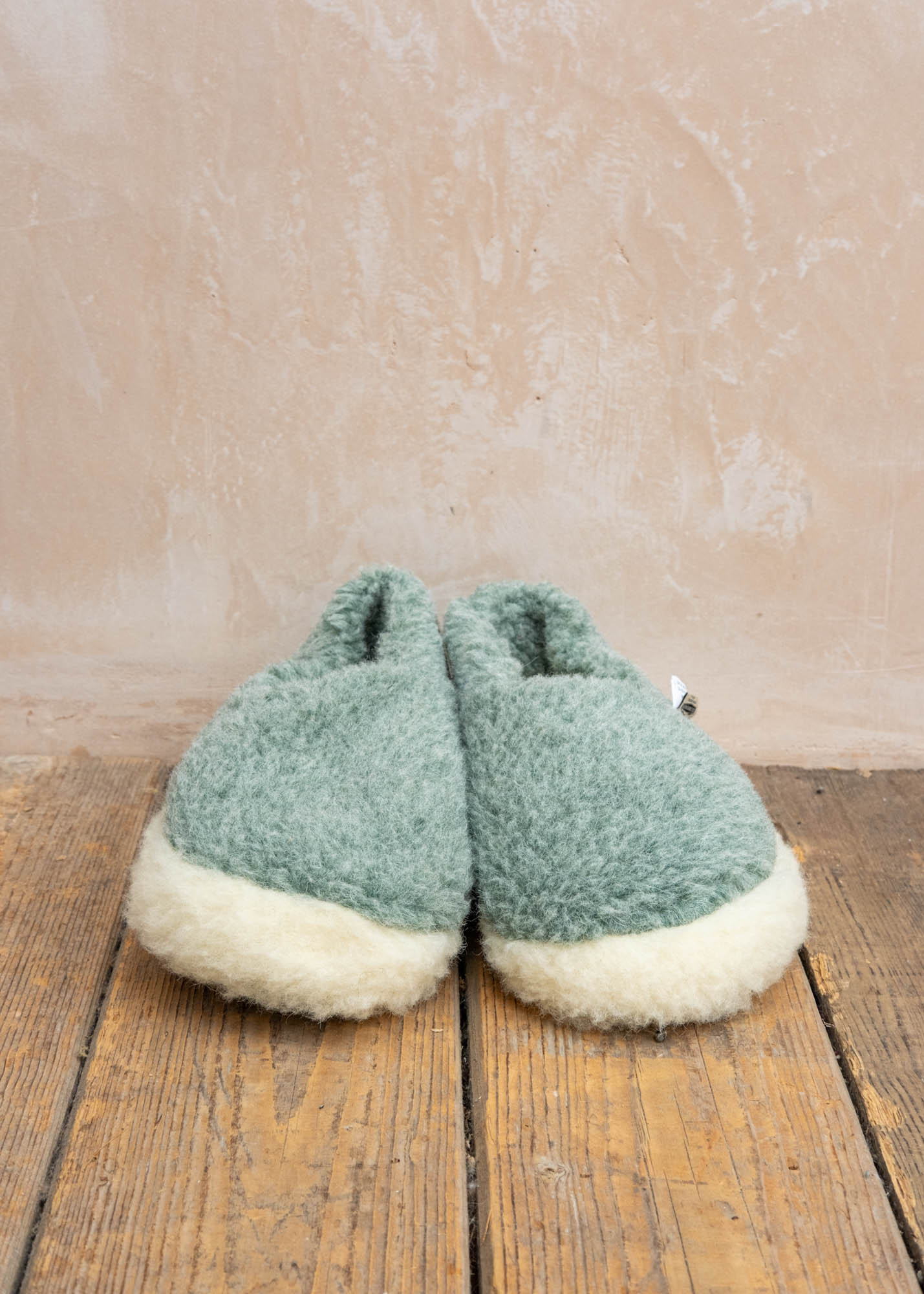 Yoko Wool Wool Slippers in Green
