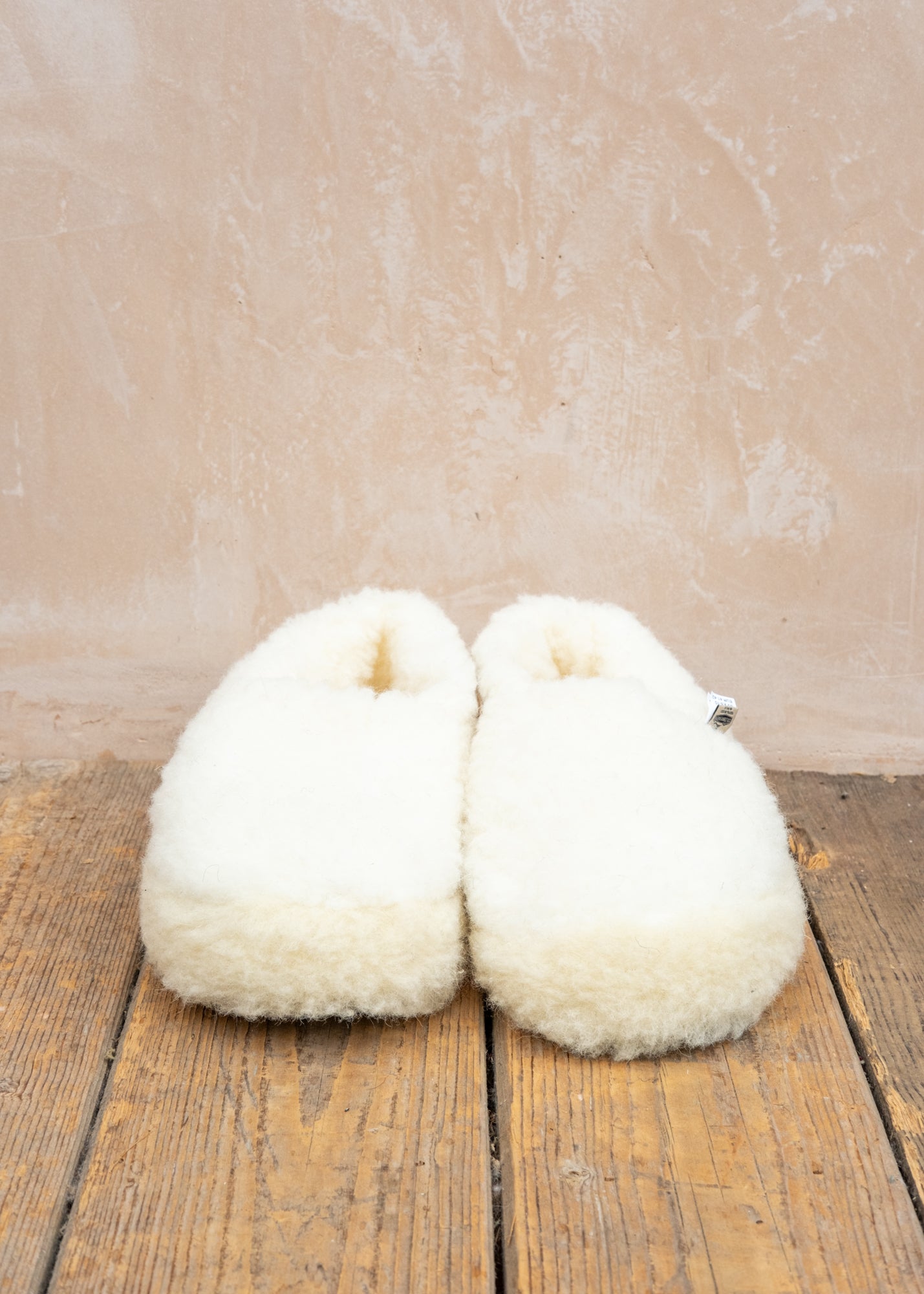 Yoko Wool Wool Slippers in Natural