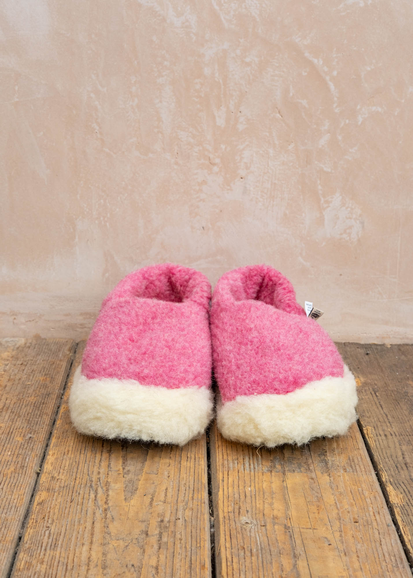 Yoko Wool Wool Slippers in Pink