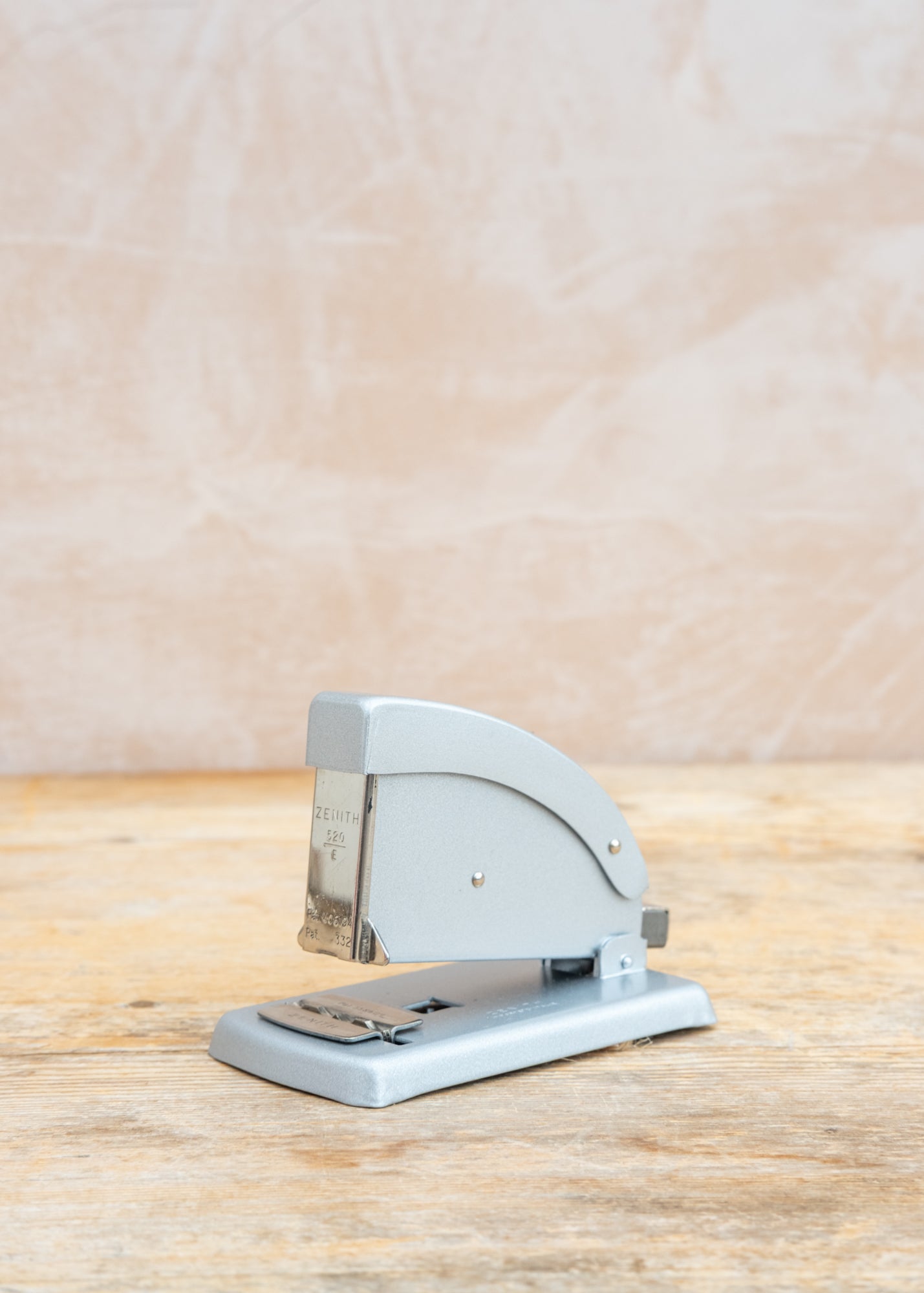 Stapler 520 in Aluminium