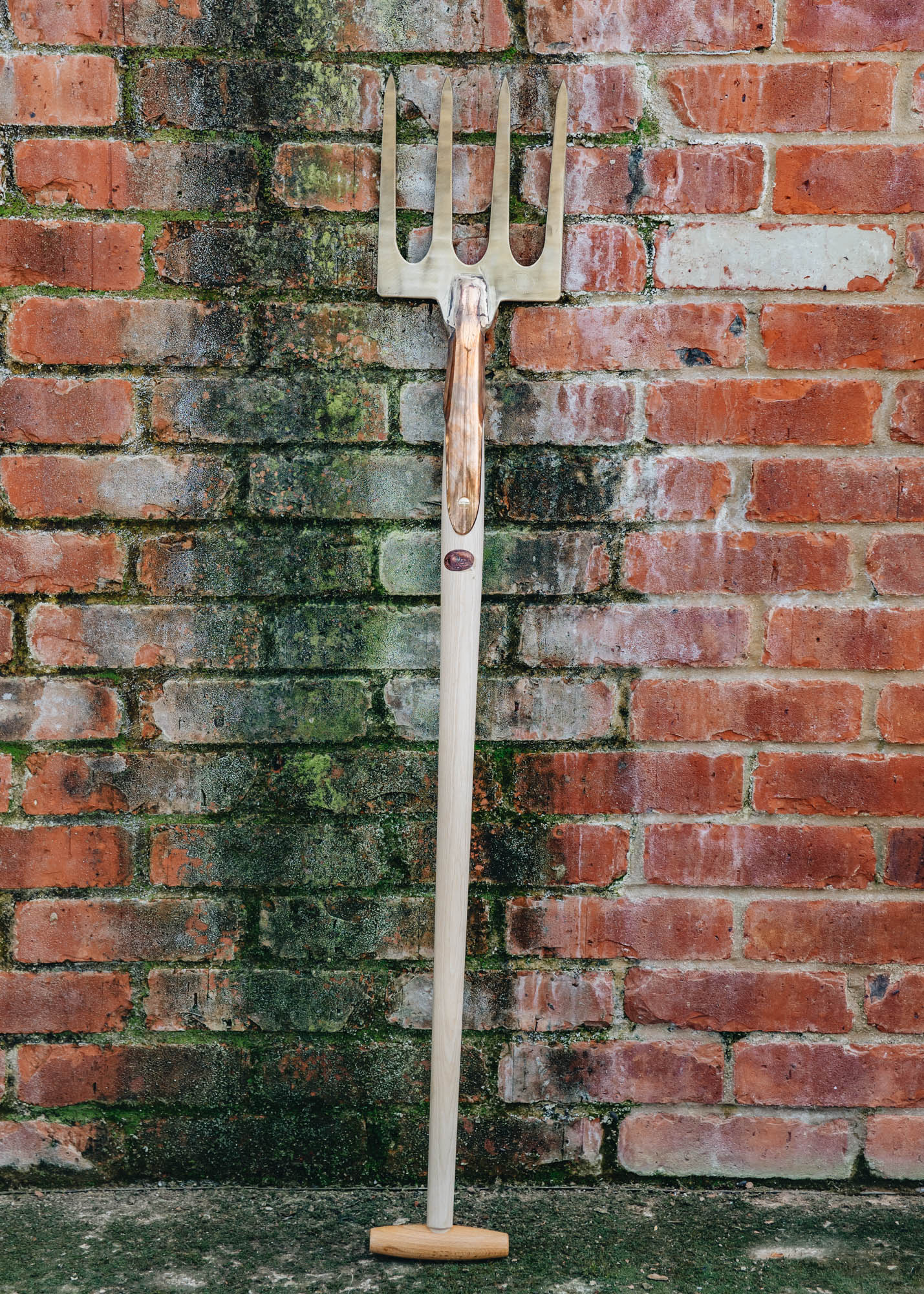 Implementations Antares T-Handled Border Fork