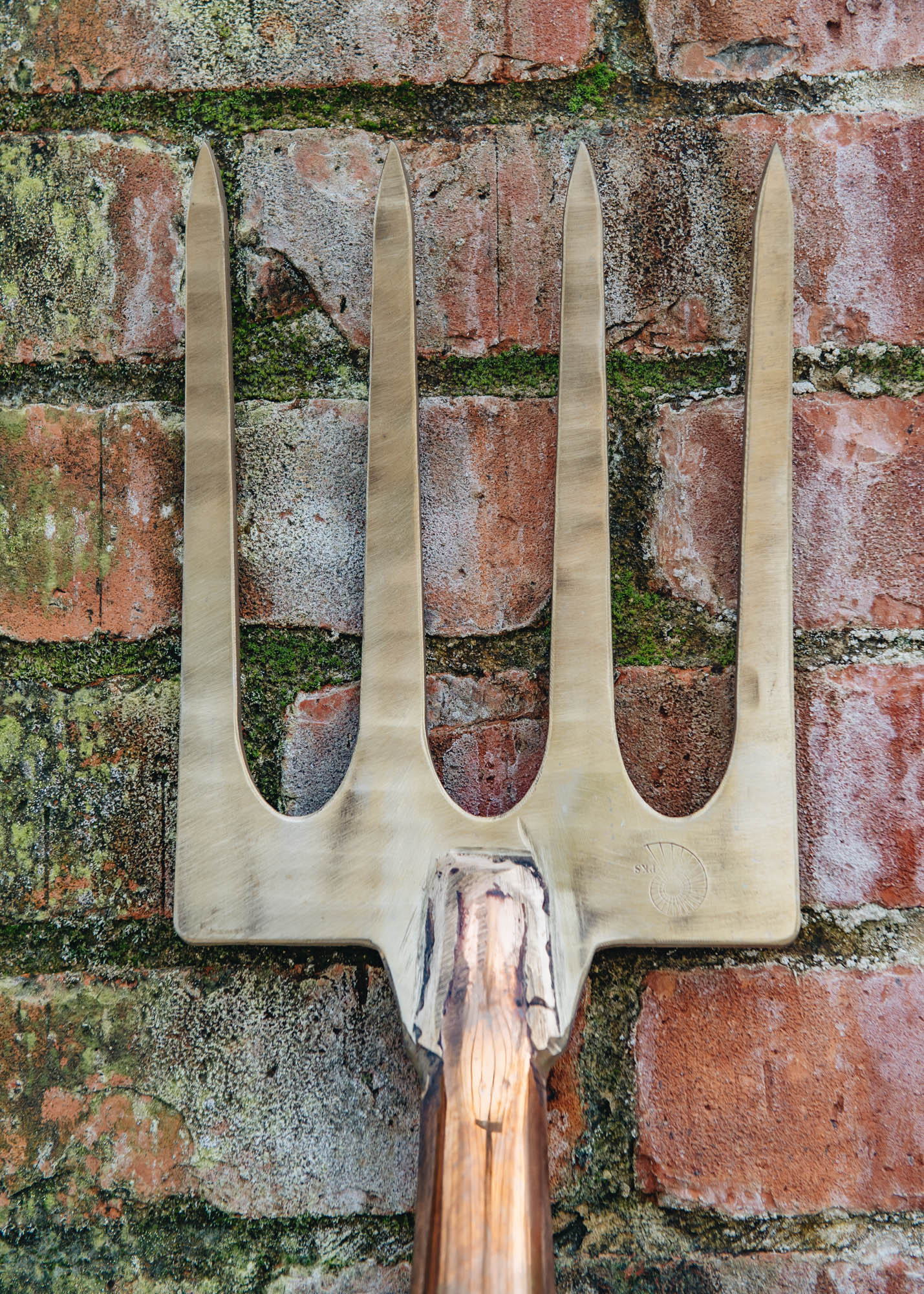 Implementations Antares T-Handled Copper Border Fork