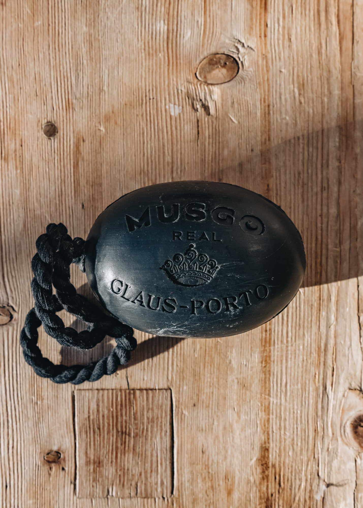 Musgo Musgo Black Soap on Rope