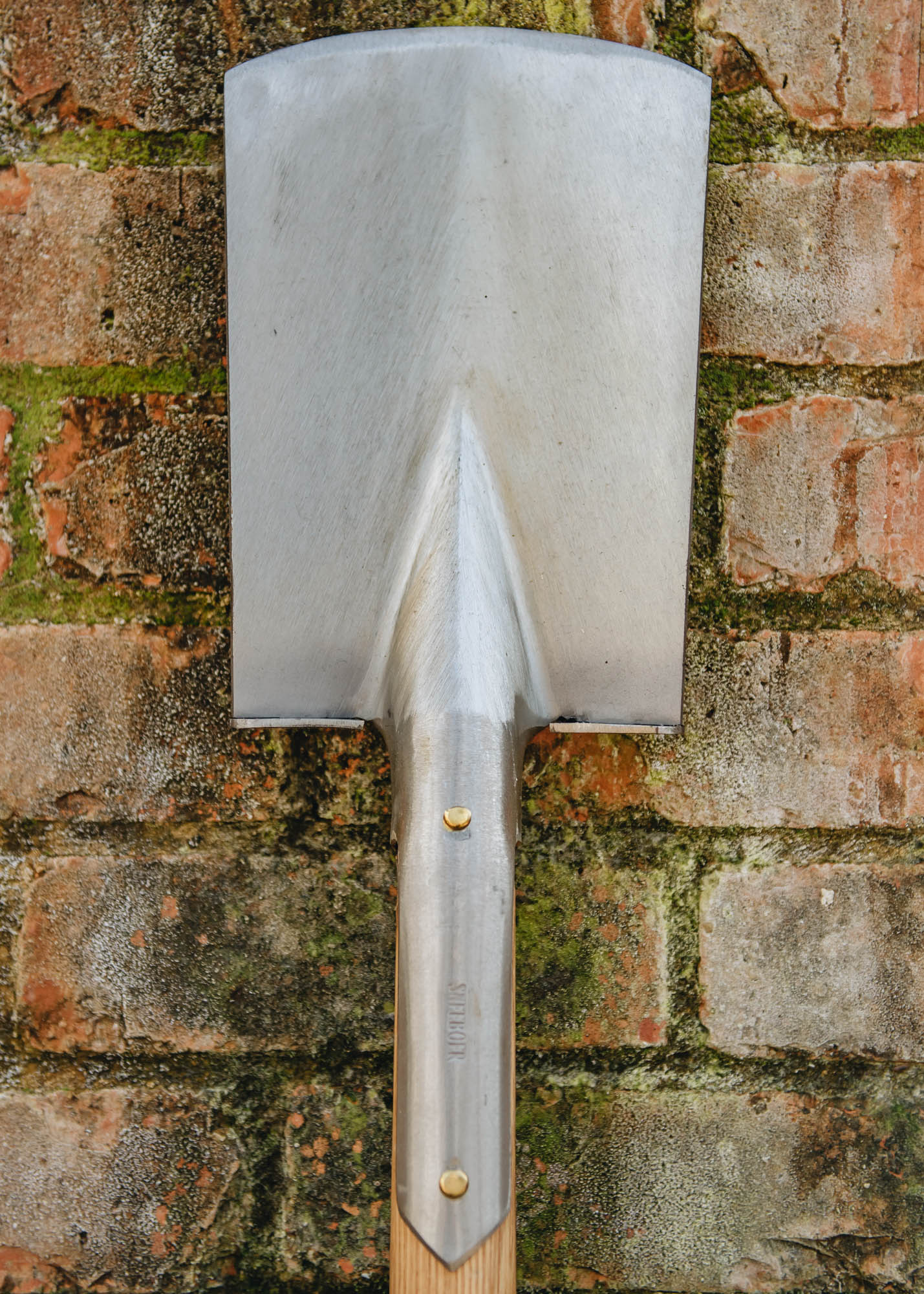 Border Spade with Shaped Handle