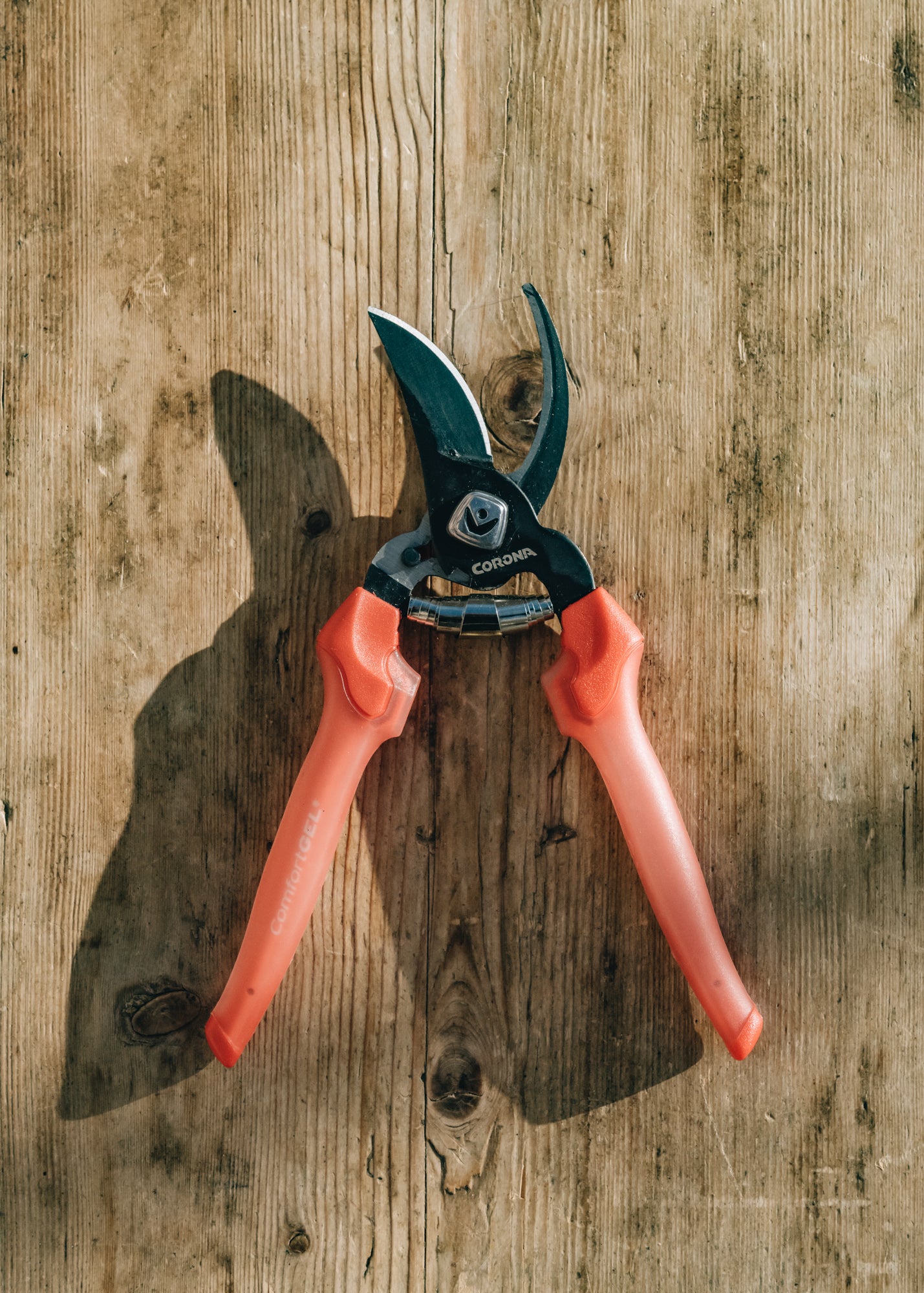 Corona Corona Bypass Action Secateurs with Gel Grip Handle