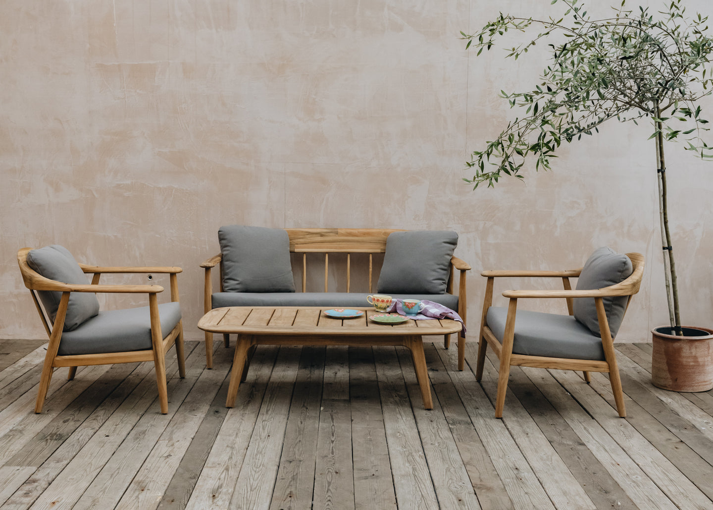 Alexander Rose Dana Lounge Set