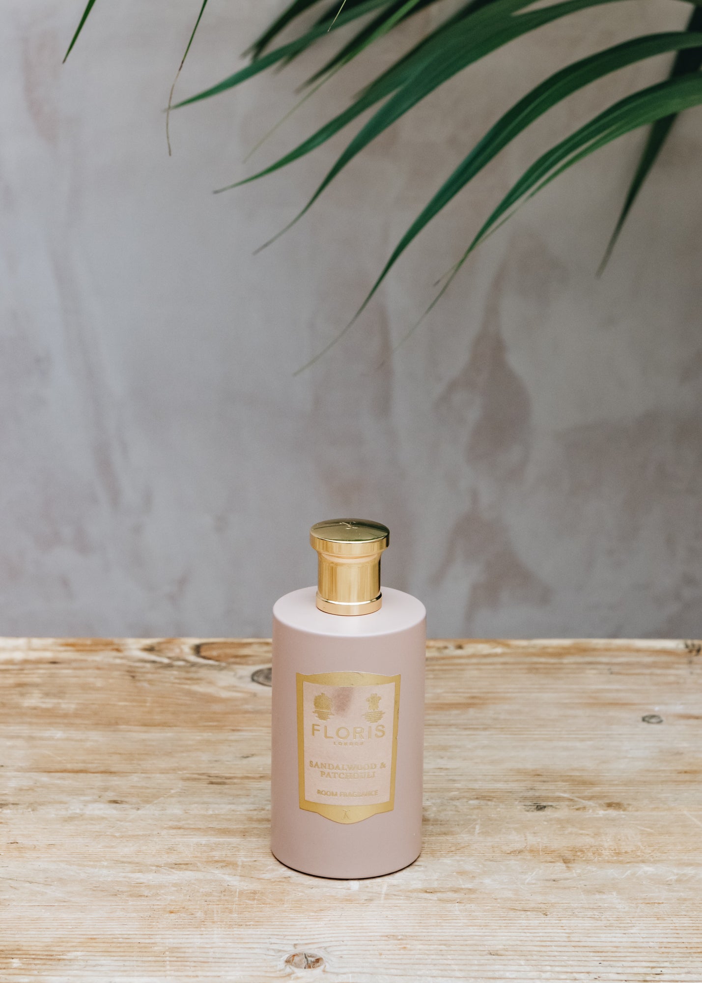 Floris Room Fragrance in Sandalwood and Patchouli