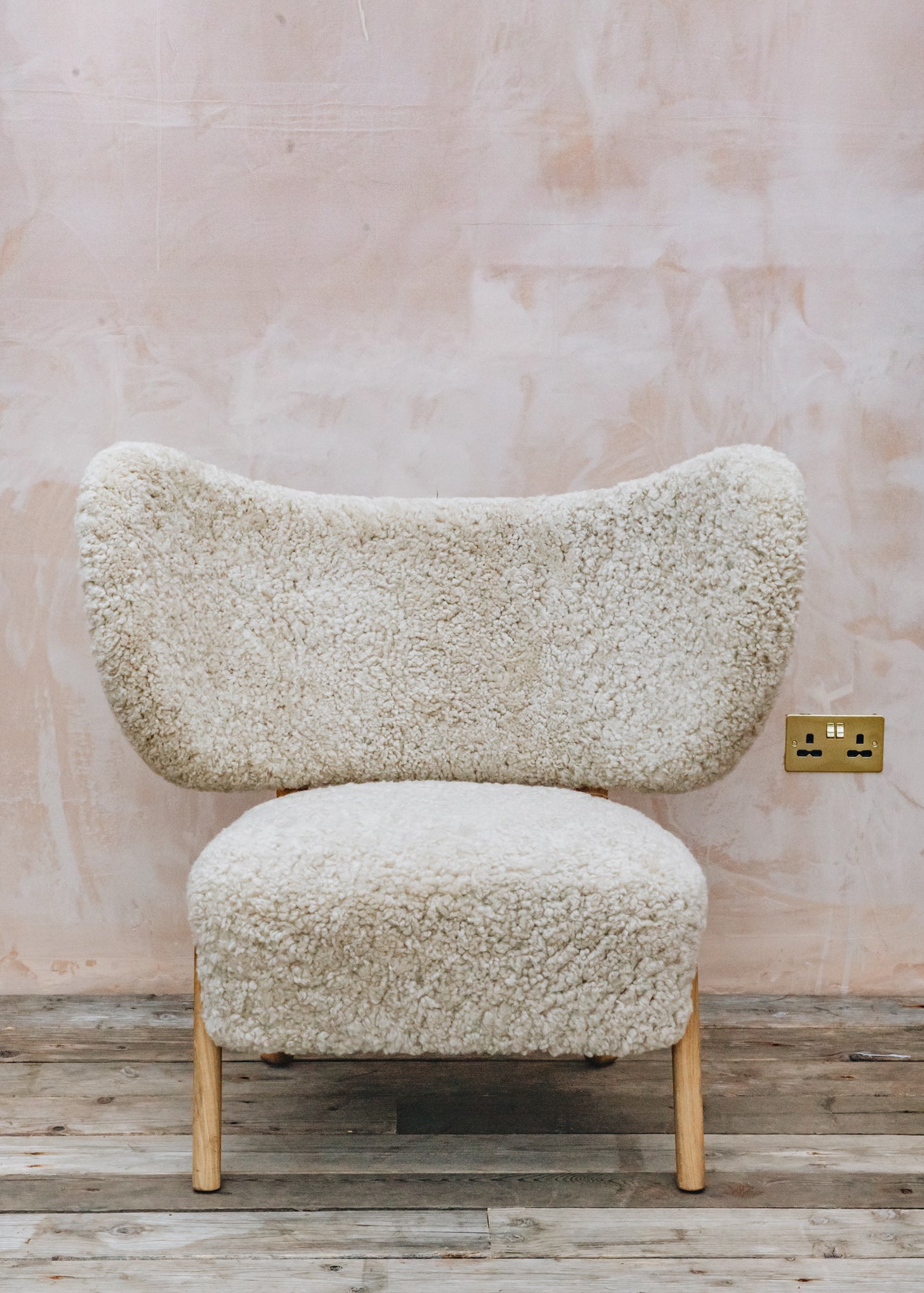 Mazo Moonlight Oak Sheepskin Lounge Chair