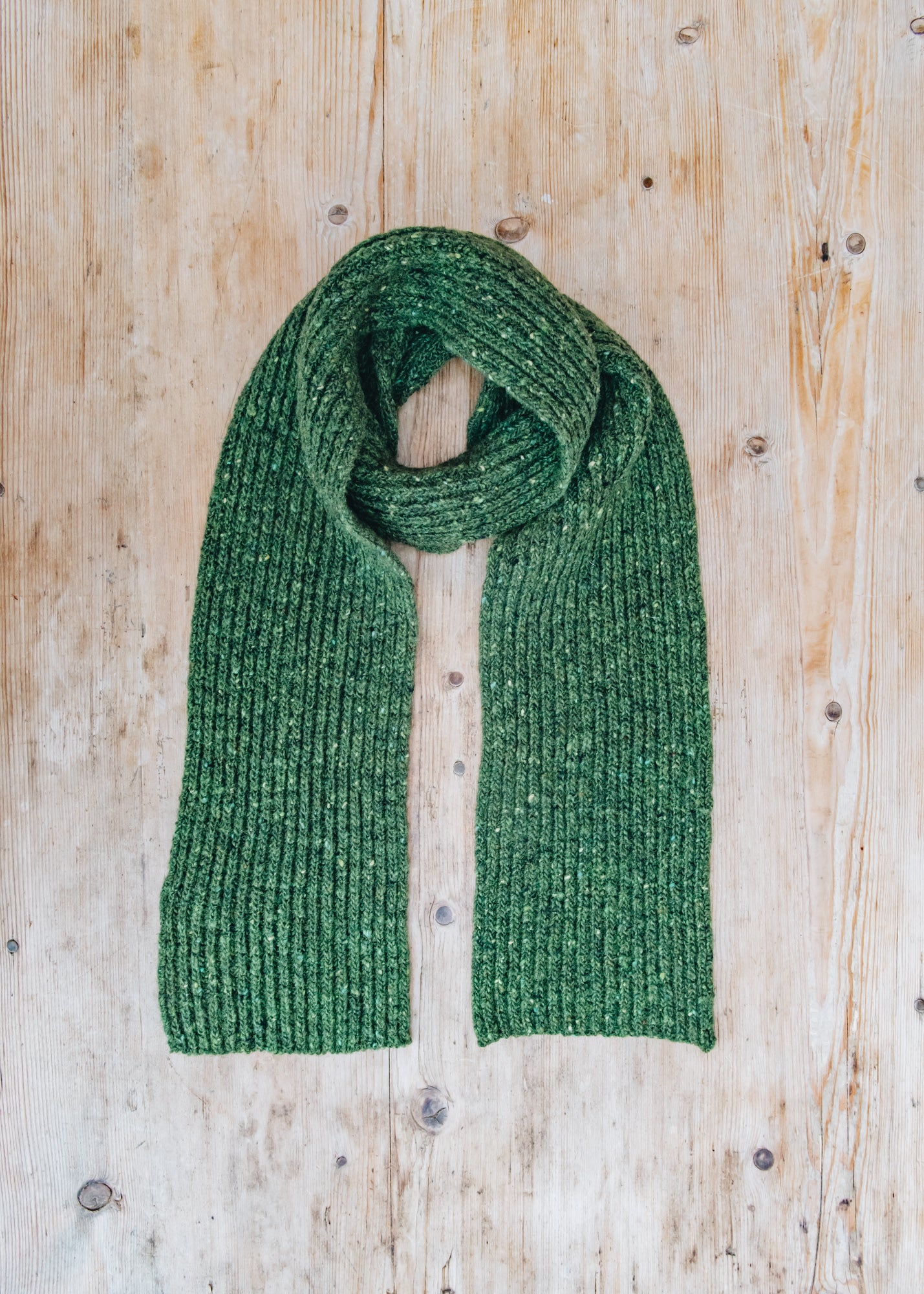 Donegal Narrow Scarf in Green