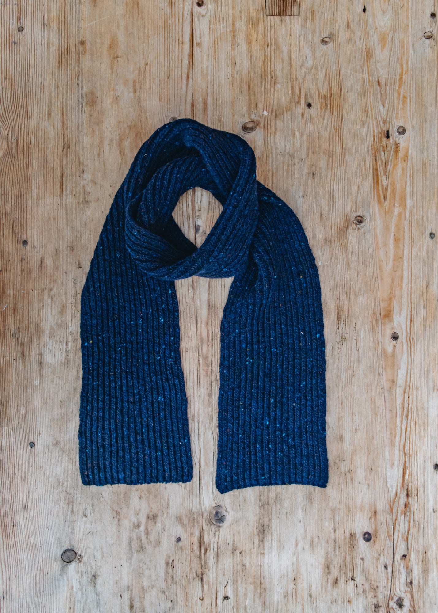 Donegal Narrow Scarf in Navy