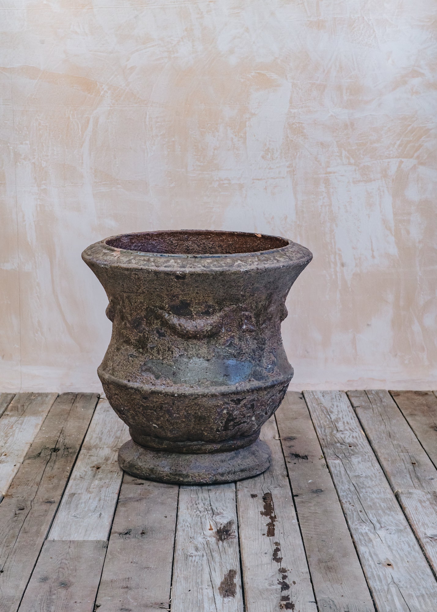 Large Holyrood Urn