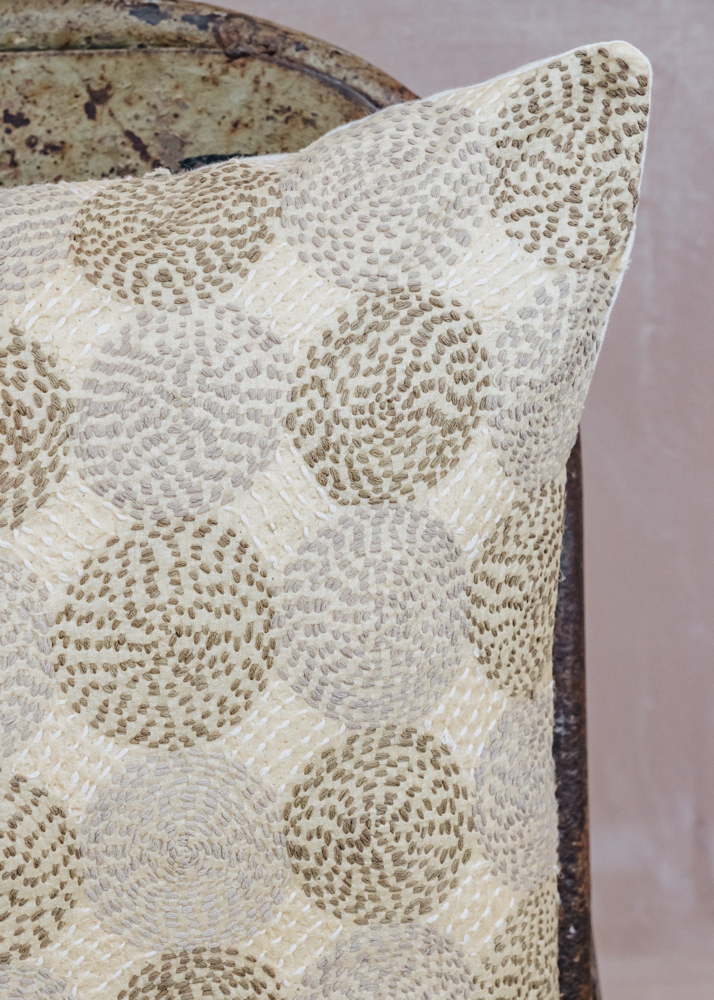 Bungalow Shamli Straw Cushion